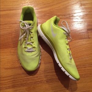 Nike. NIKE FREE 3.0 VJ-E Sneakers. Size: US 7.5.